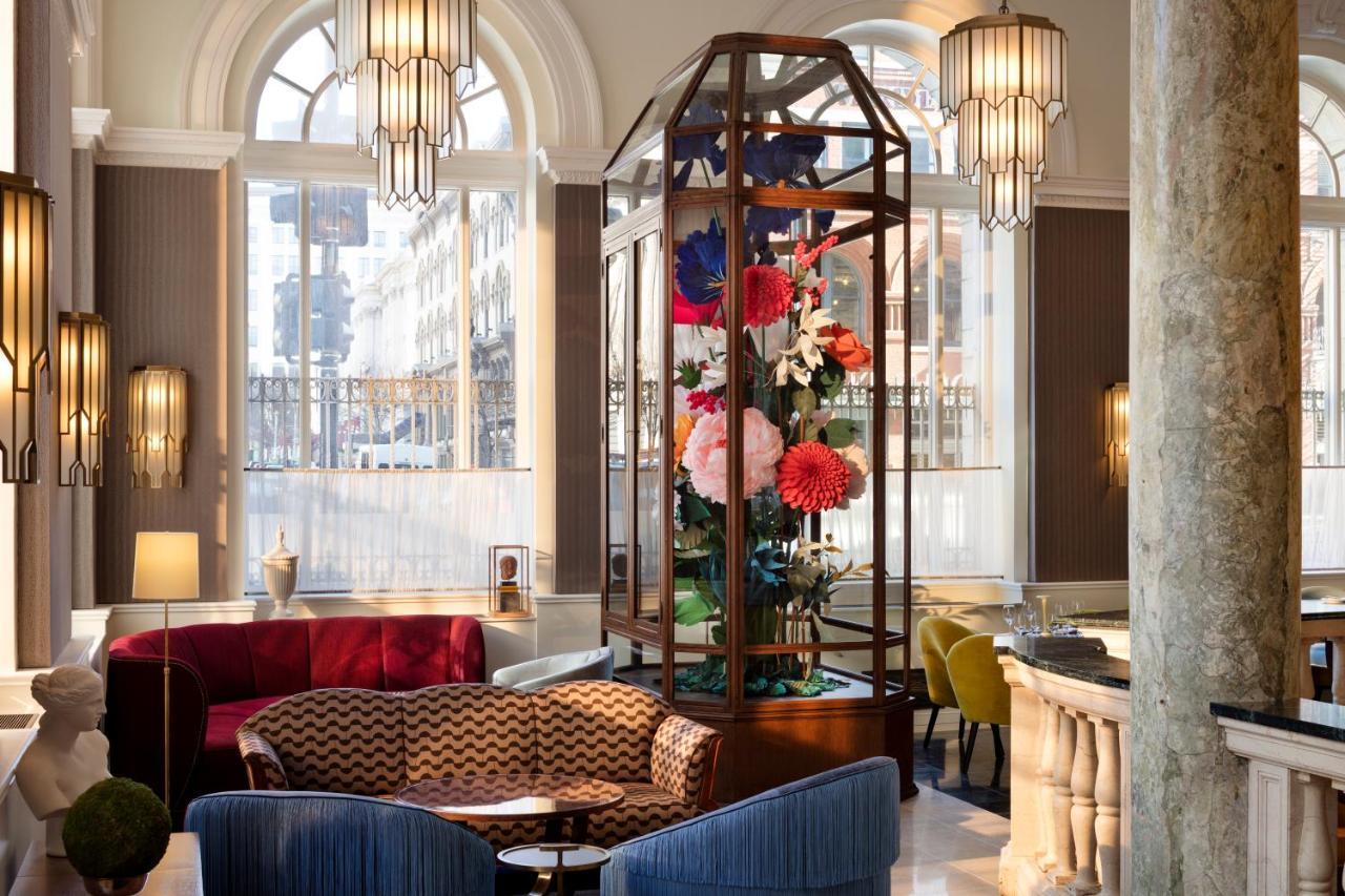 Hotel Riggs Washington Dc Exterior foto The hotel's lobby