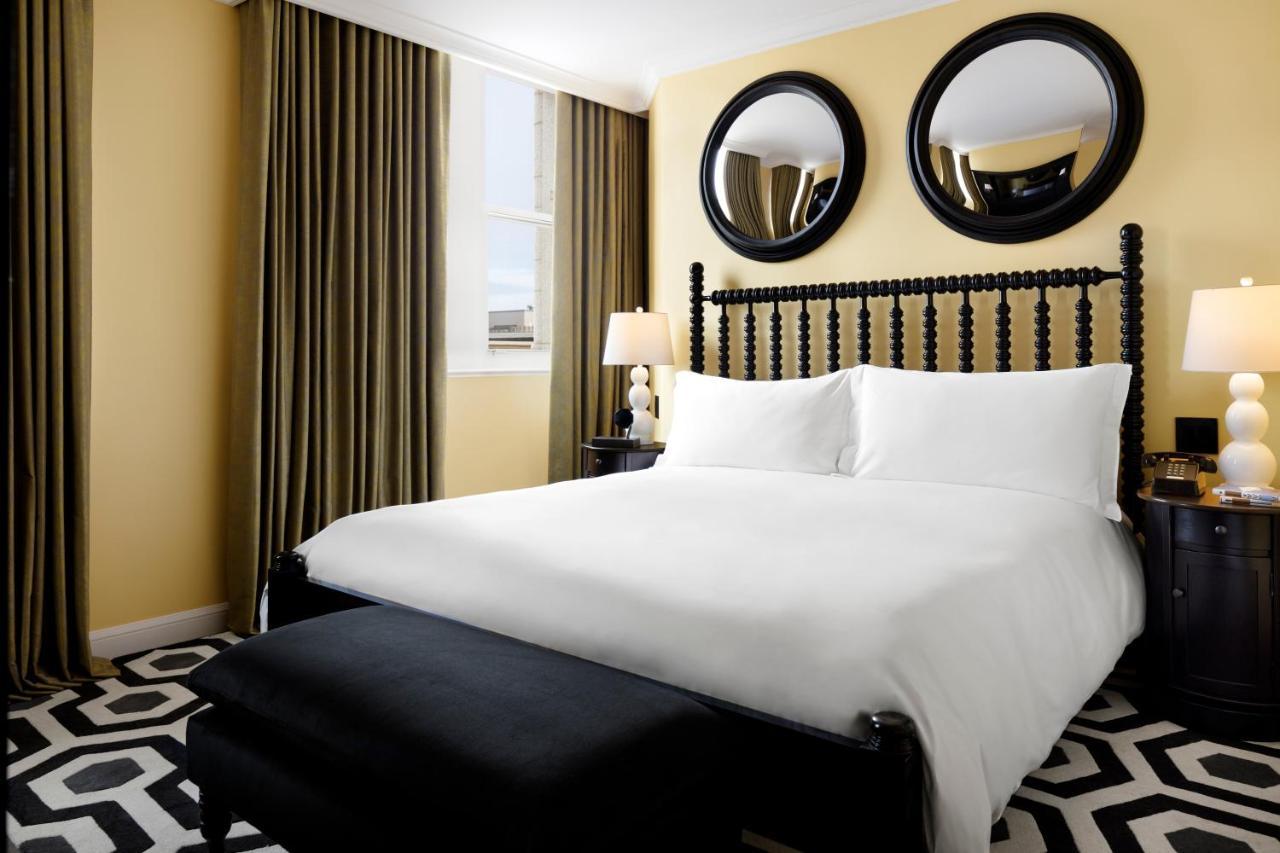 Hotel Riggs Washington Dc Exterior foto A bedroom at the Hotel Commonwealth