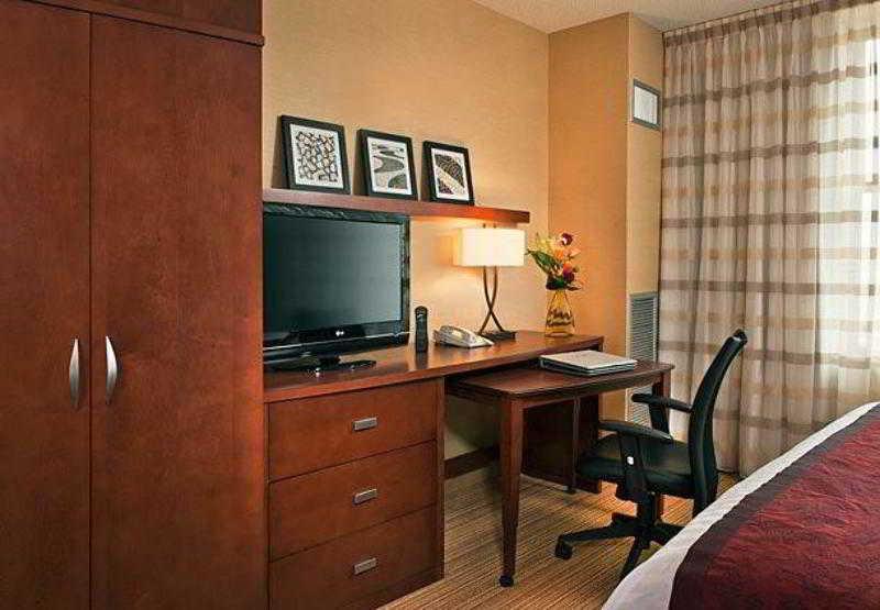 Hotel Riggs Washington Dc Exterior foto A typical room at a Residence Inn