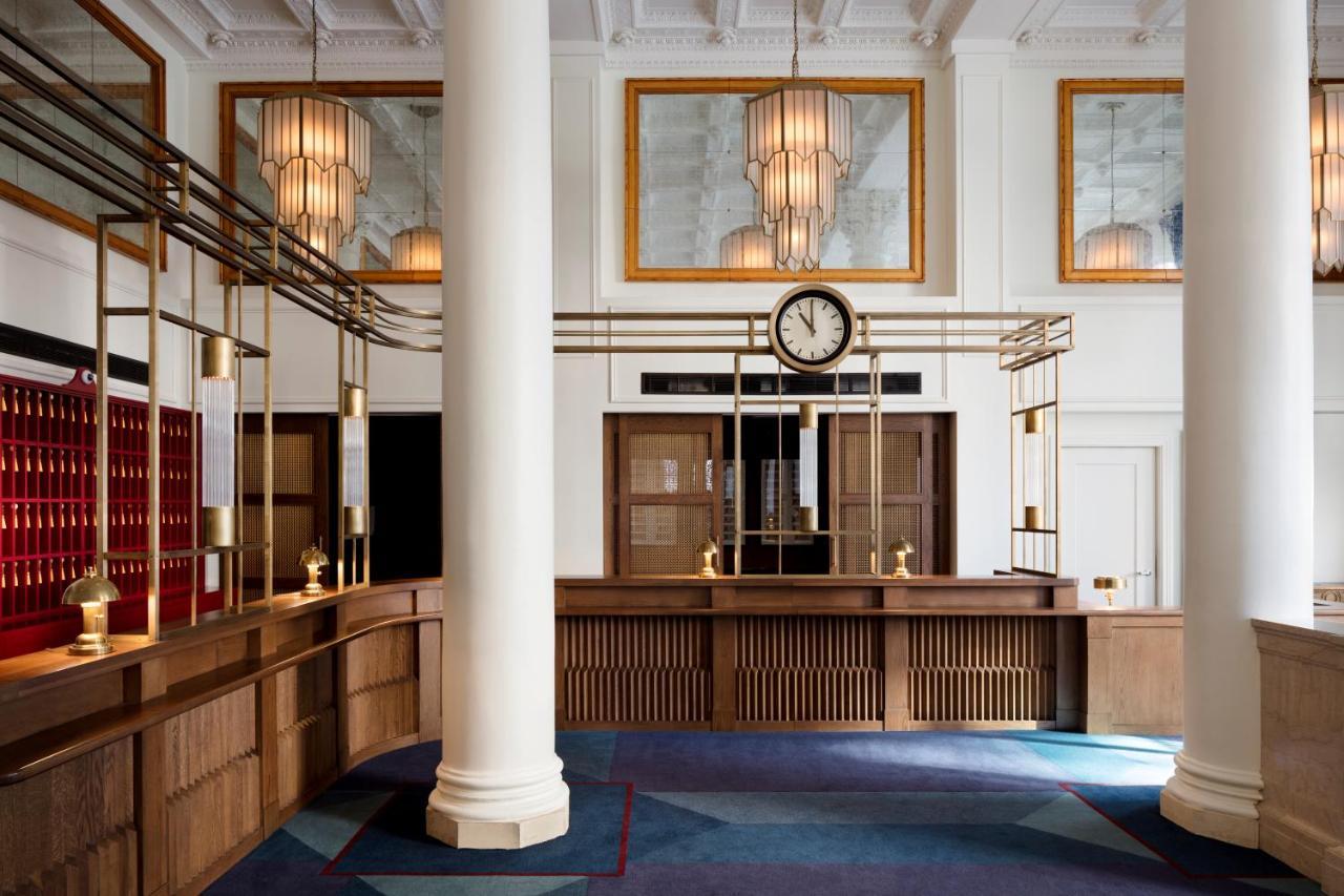 Hotel Riggs Washington Dc Exterior foto The hotel's lobby